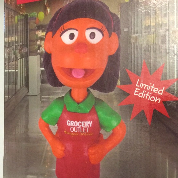 Grocery Outlet Bobleheads Lot of 2 Limited Edition Figurines New in Box NIB NWT - Picture 5 of 8